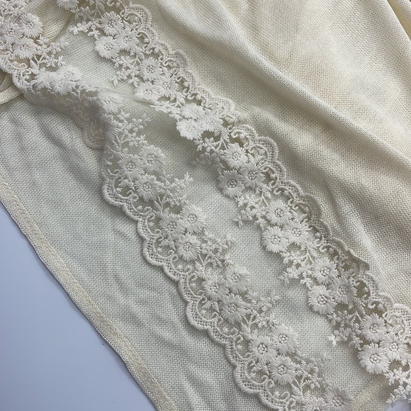 Lauren Conrad Ivory Sweater Shaw Cape Size Medium NWOT **TALC** - Picture 3 of 4